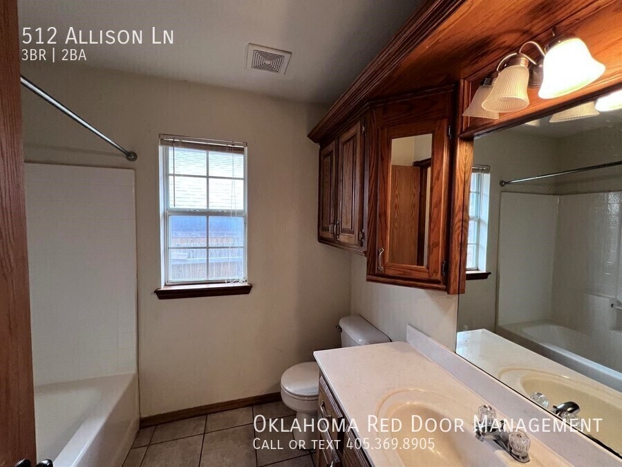 Building Photo - 512 Allison Ln