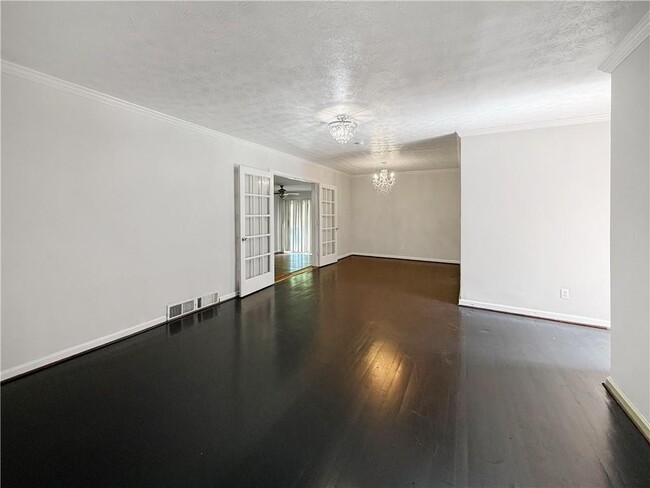 Building Photo - 1668 Laurelwood Dr SW