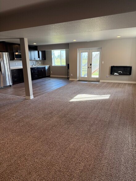 Building Photo - 5383 Homeward Dr