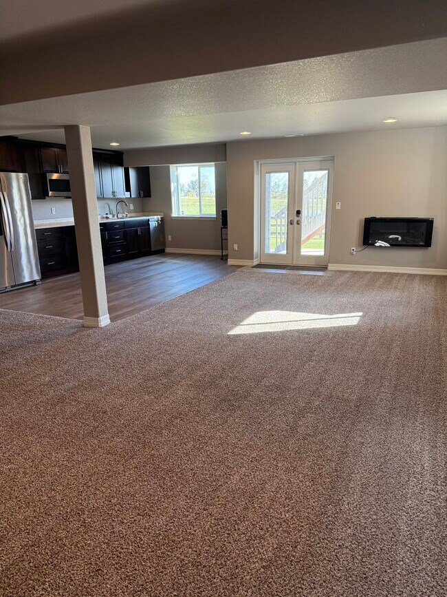 Building Photo - 5383 Homeward Dr