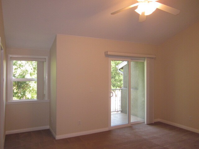 Building Photo - 2283 Waltonia Dr