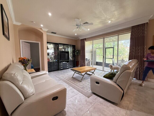 Building Photo - 1763 SW Newport Cir