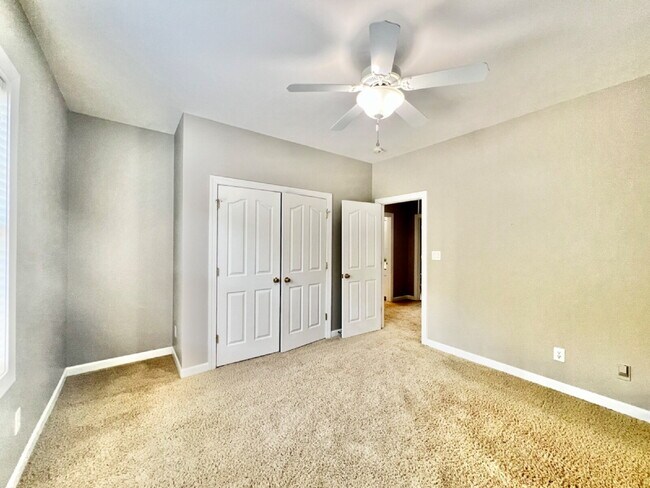 Building Photo - SPACIOUS AND CONVENIENT