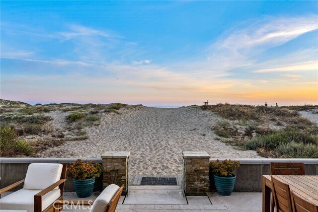 Building Photo - 7304 W Oceanfront