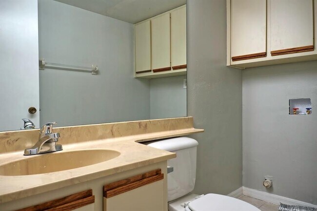 Building Photo - 5282 Coral Ct