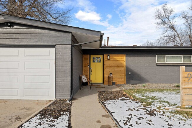 Building Photo - 9211 Highland Pl