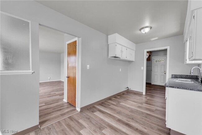 Building Photo - 17401 Wayne Dr