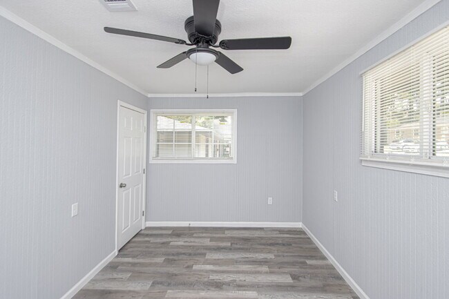 Building Photo - Live Better for Less – Updated 2BR Apartment in Benton, AR!
