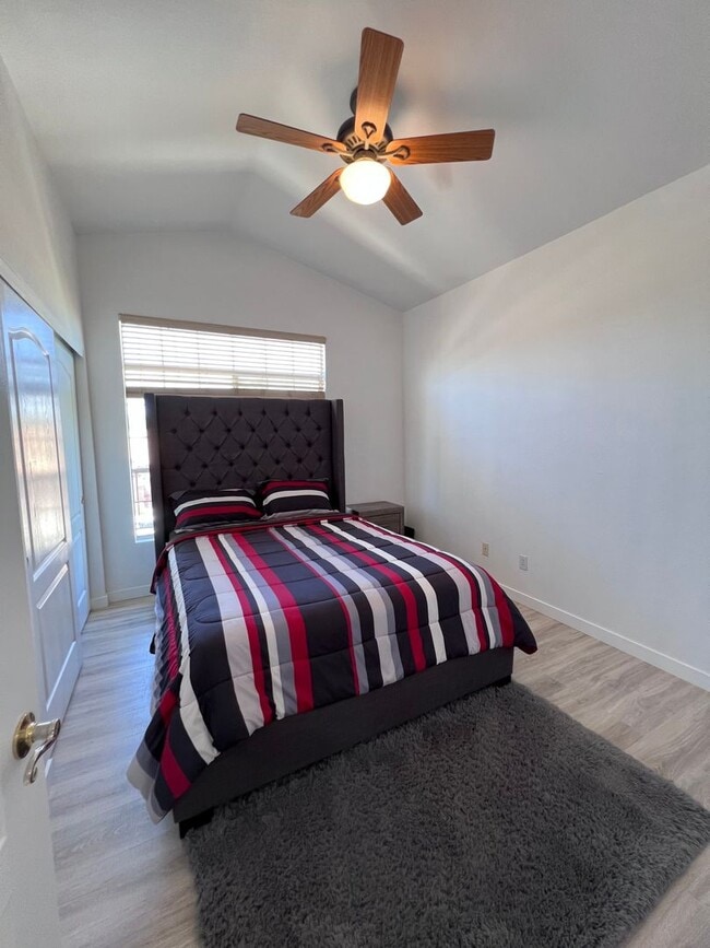 Building Photo - Summerlin 5 Bedroom with a Swimming Pool