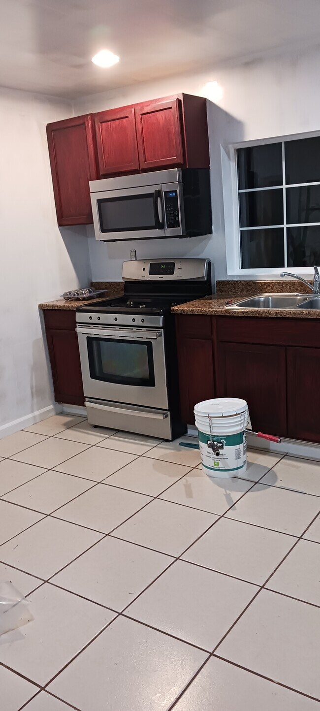 Building Photo - 3732 W 115th St