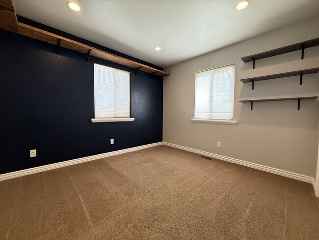 Building Photo - 4720 W 5255 S
