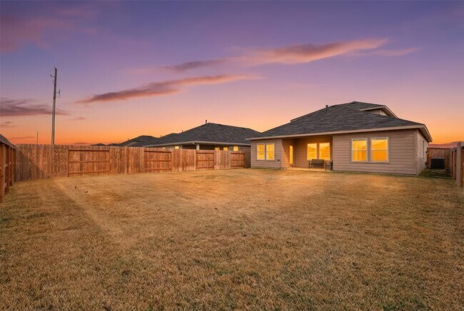 Building Photo - 17719 Winfall Dr