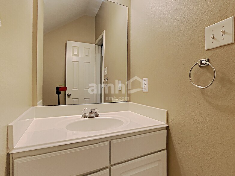 Building Photo - 2311 Stiller Ridge Way