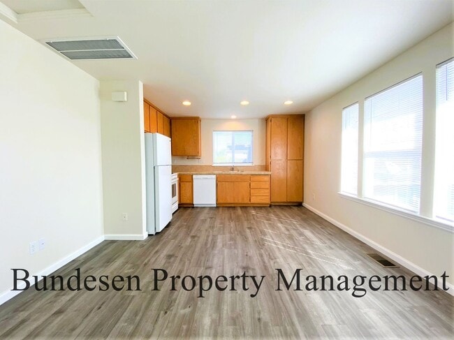 Building Photo - 747 Fresno Ave