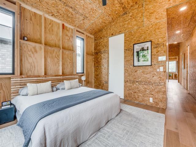 Building Photo - 907 Blackland Ct