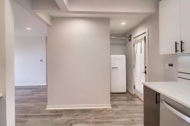Building Photo - Modern Elegance in Denver: Recently Renovated 2BR/1BA Gem with Detached Garage and Fenced Yard!