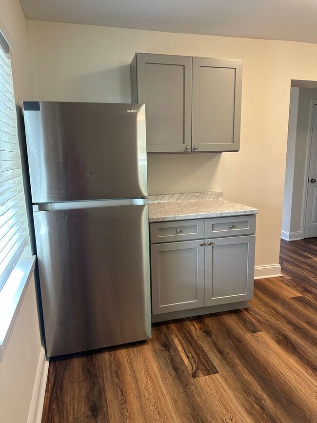Building Photo - Newly remodeled 4 bedroom 2 bath Available...