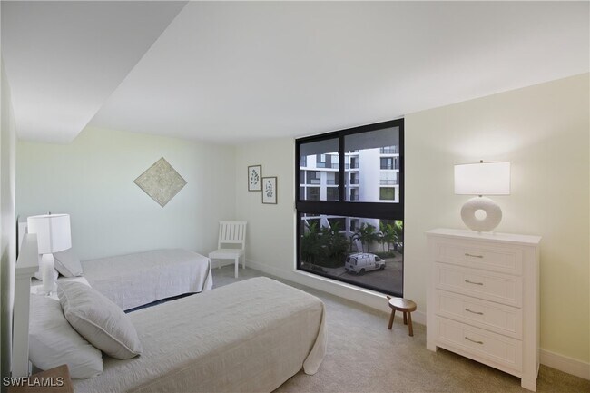 Building Photo - 2316 Gulf Shore Blvd N