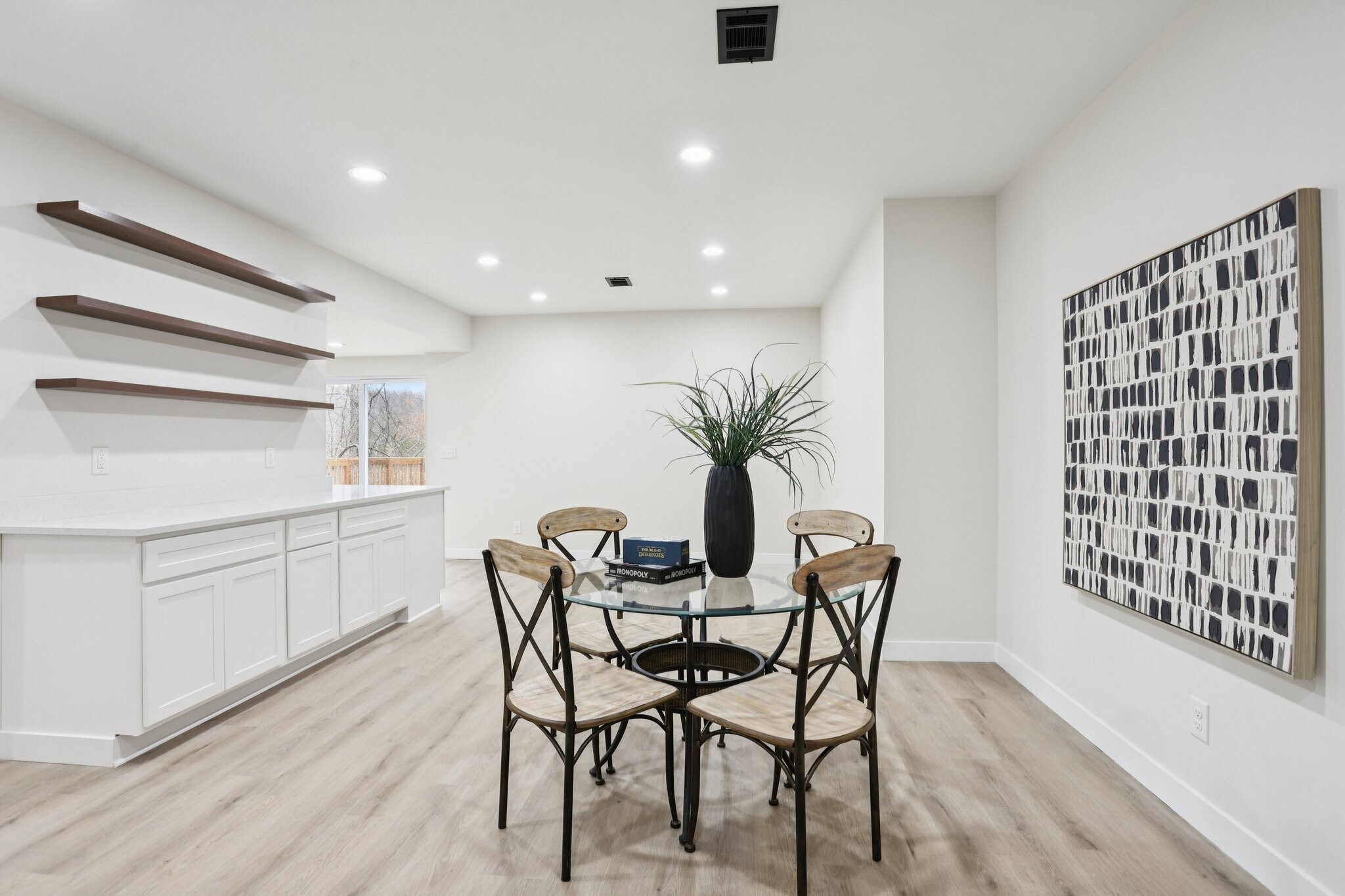 Building Photo - 1357 Lake Sherwood Dr