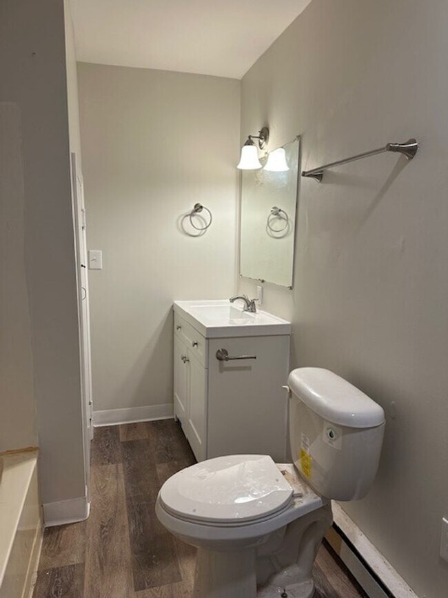 Building Photo - 113 Market St