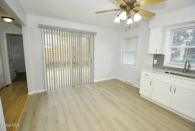 Building Photo - 33 B Ledgewood Dr
