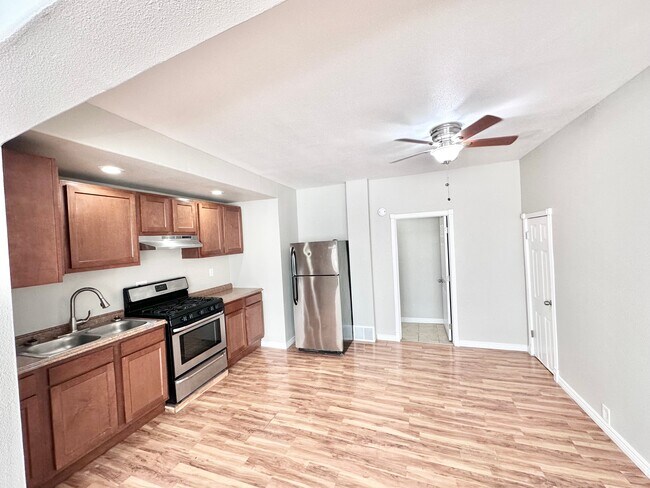 Studio Living/Kitchen - Barnum Park