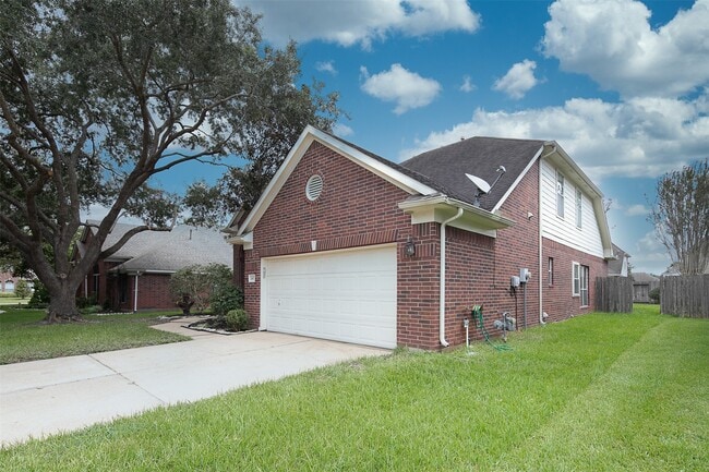 Building Photo - 2407 Hanston Ct