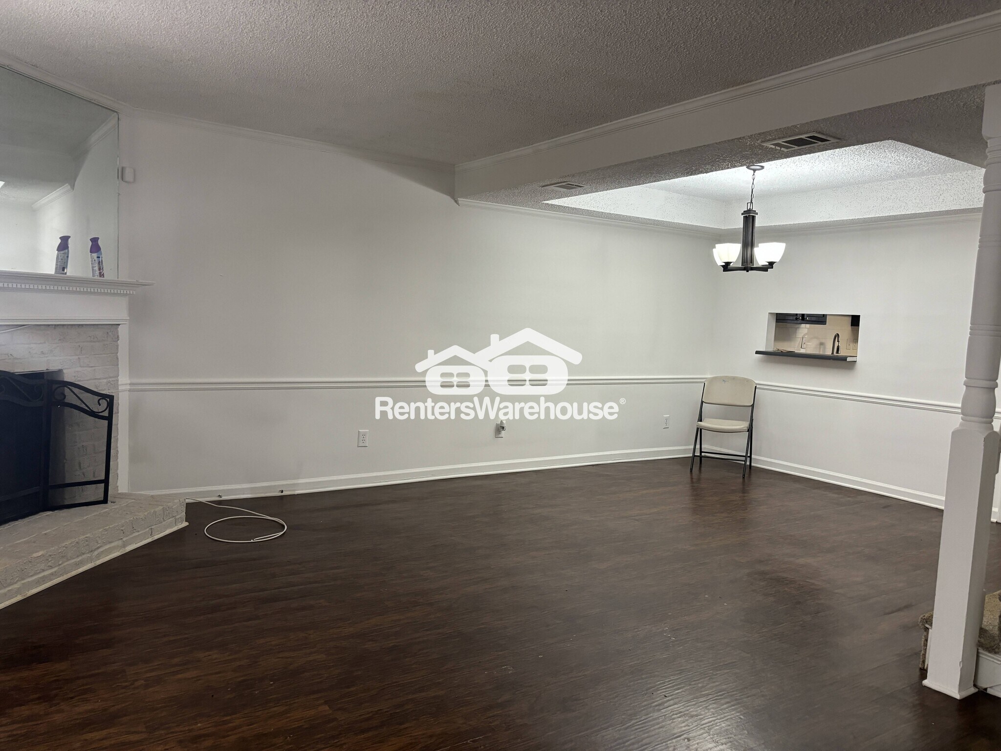 Building Photo - 1140 Country Club Pl
