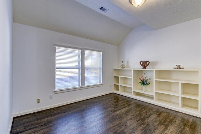 Building Photo - 3810 Pine Forest Green Blvd
