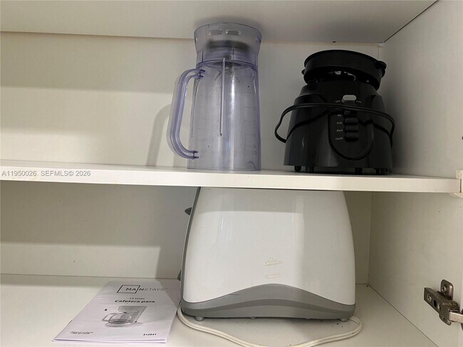 Building Photo - 17150 N Bay Rd