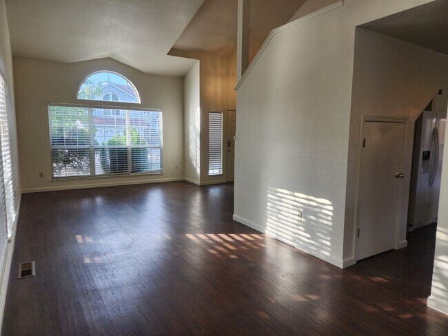 Building Photo - Beautiful Northwest Reno Home!