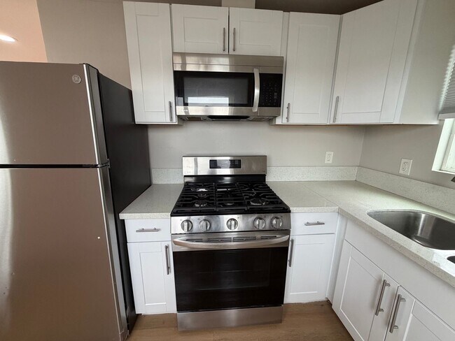 Building Photo - 26th Street