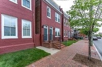 Building Photo - 1822 W Cary St