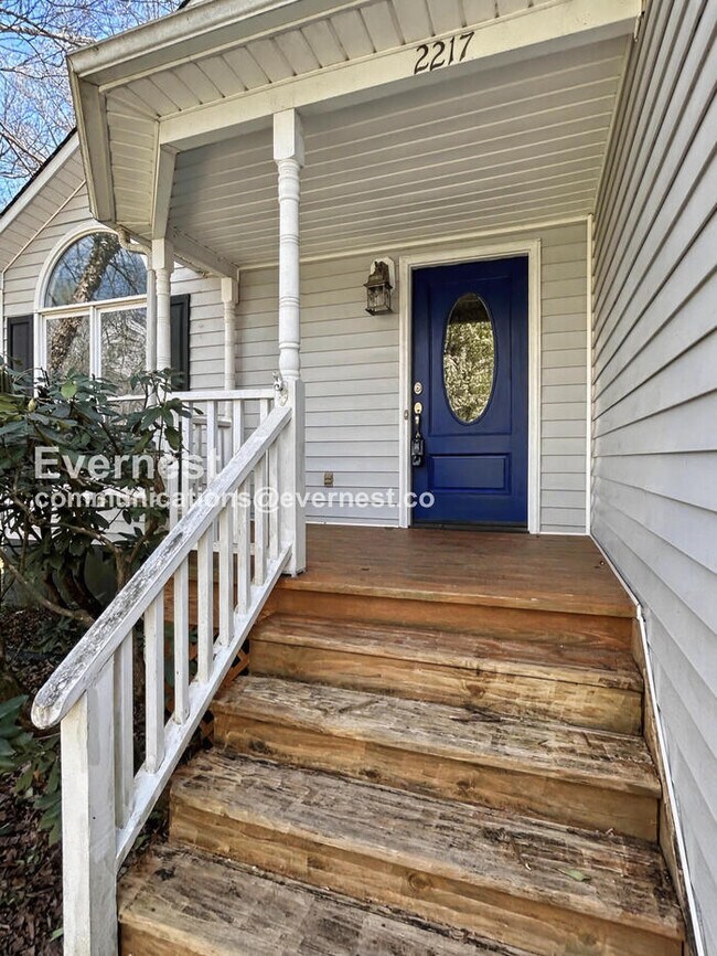 Building Photo - 3 Bed/2.5 Bath Home with Garage / Pet-Friendly / Coming Soon