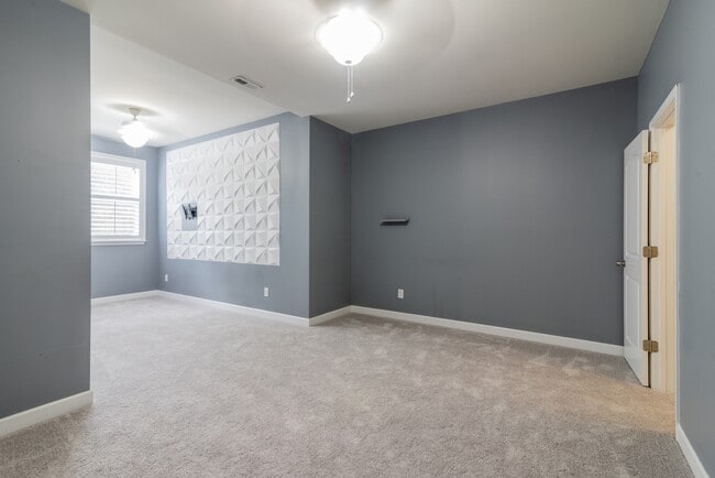 Building Photo - 8513 Loxton Cir