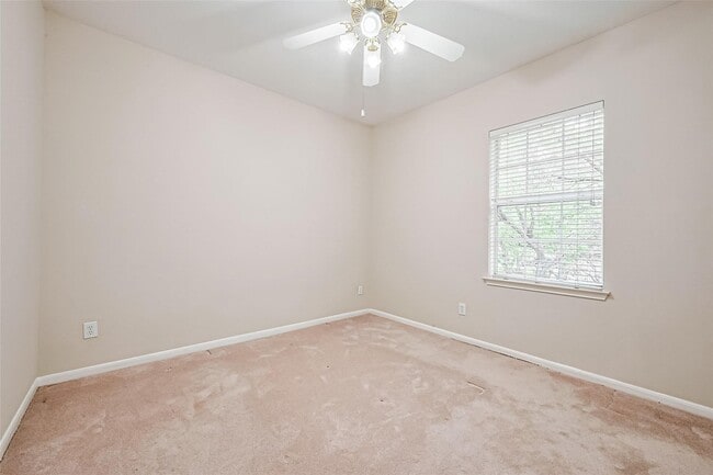 Building Photo - 5547 Cranston Ct