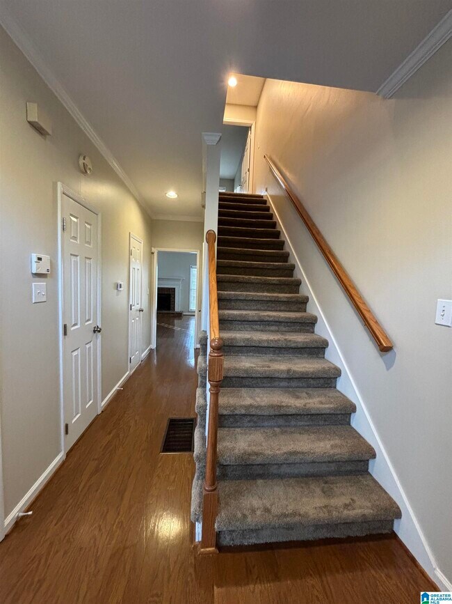 Building Photo - 241 Meadow Croft Cir