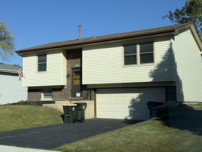 Primary Photo - 8170 Northway Dr