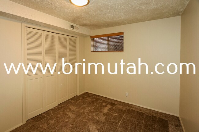 Building Photo - 4717 Naniloa Dr
