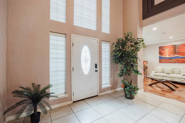 Building Photo - 808 Sabona Dr