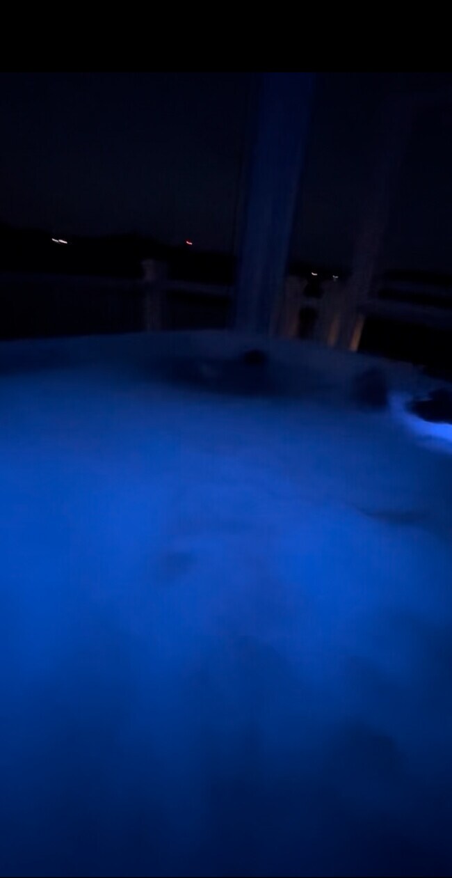 Building Photo - 5817 Flat Hill Dr