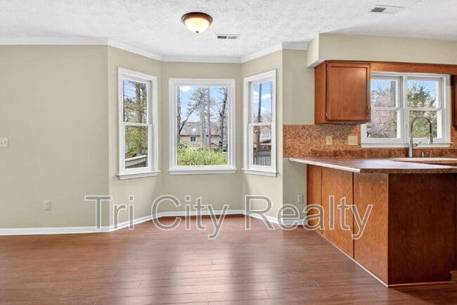 Building Photo - 404 Topaz Trail