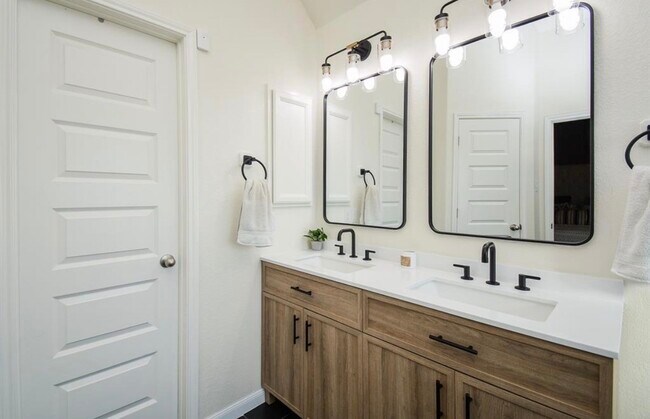 Building Photo - 20115 Towering Cypress Dr