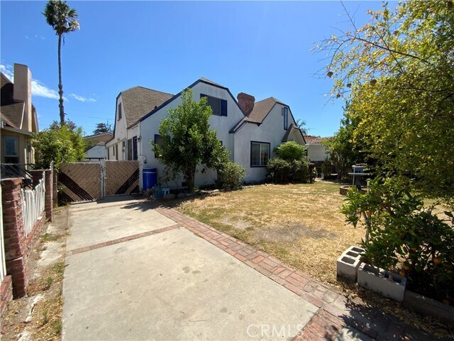Building Photo - 122 E Linda Vista Ave