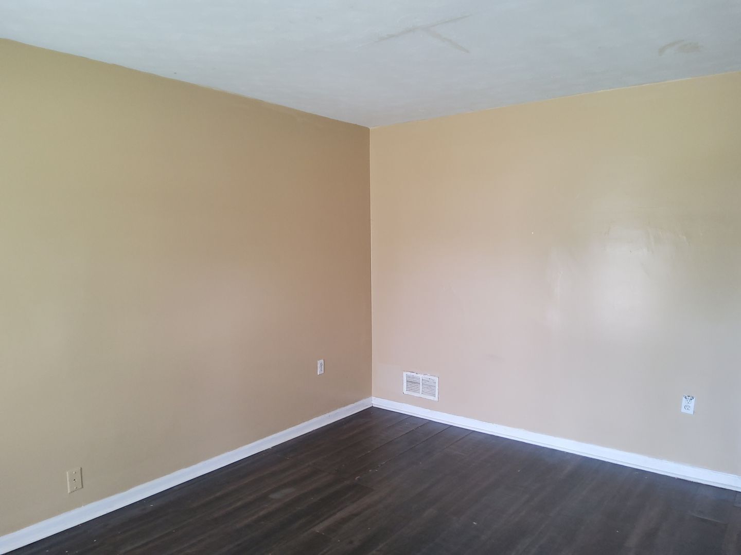 Building Photo - 2771 Northmeade Ave