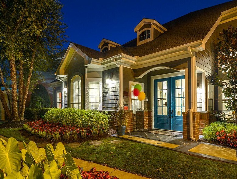 Carrington Park at Stone Terrace Apartments 2778 Rideout Ln