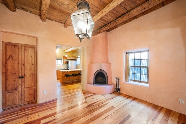 Primary Photo - Santa Fe Charm in the Historic Guadalupe D...