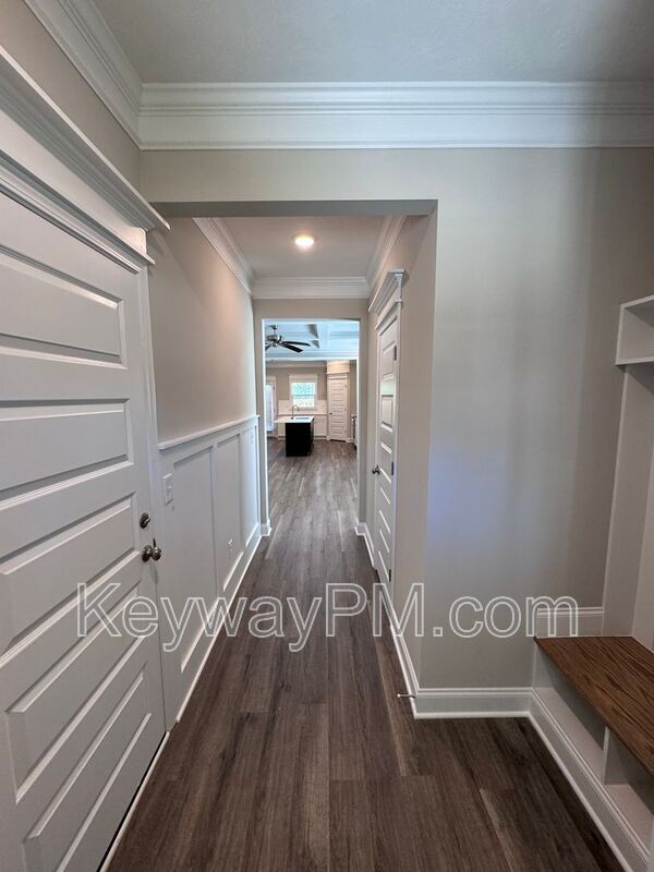 Building Photo - 2062 Denmark Ave SE