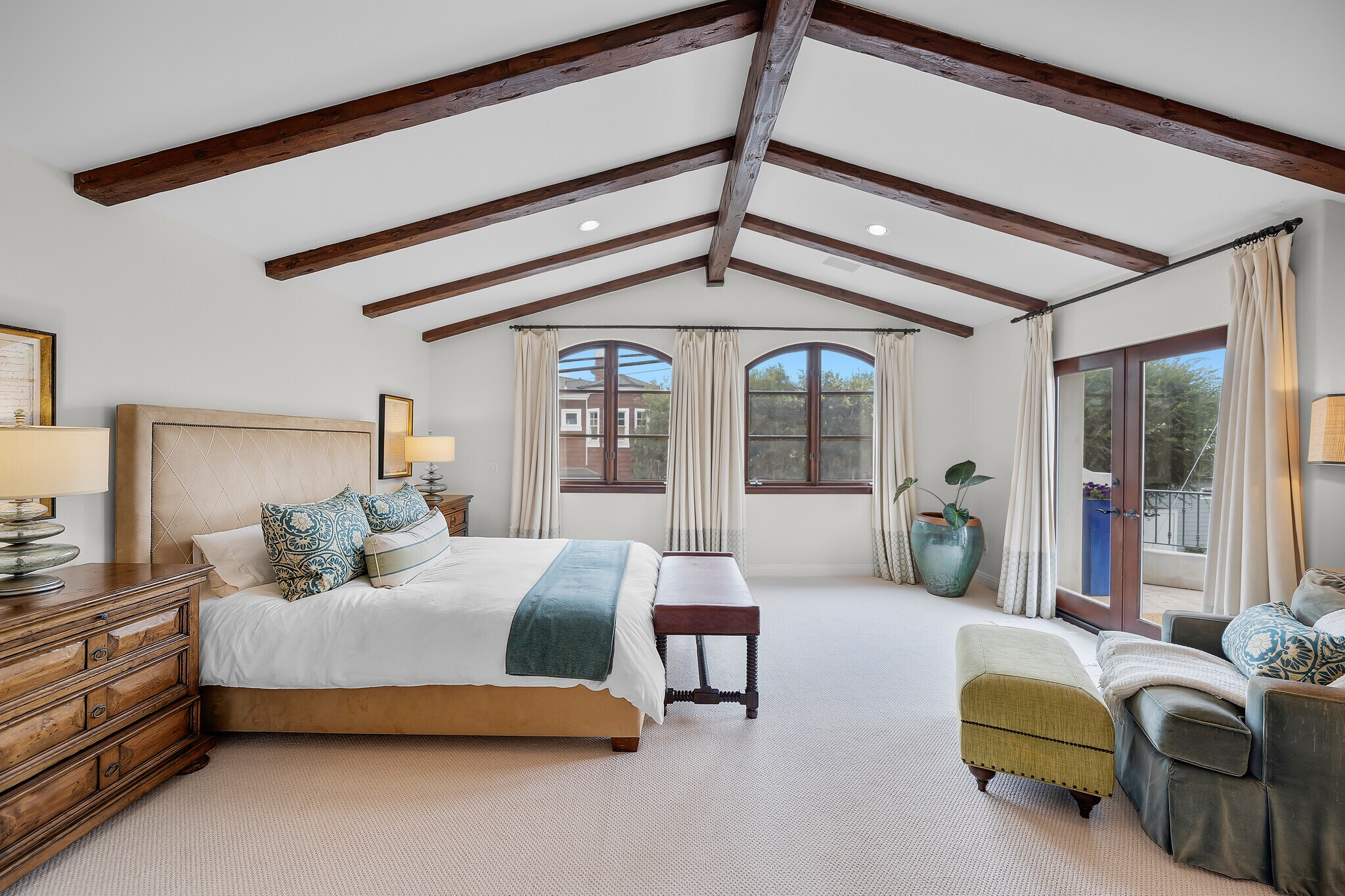 Building Photo - 1901 John St