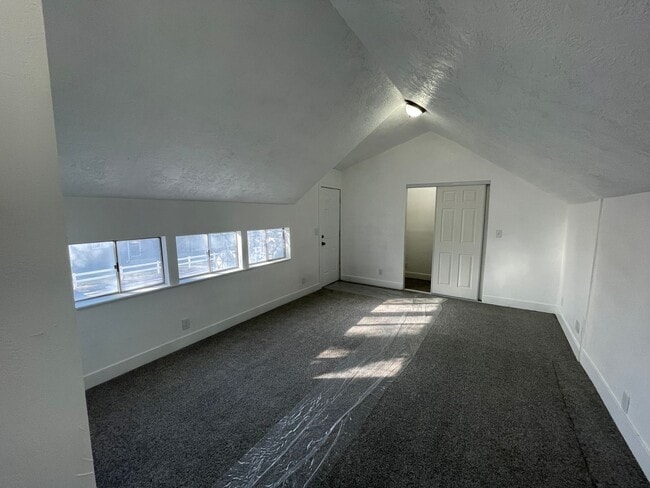 Building Photo - 13224 S Redwood Rd